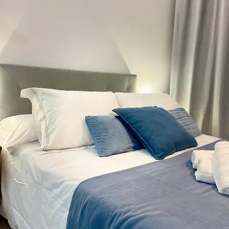 Urban Loft Ave Maria Zambrano *