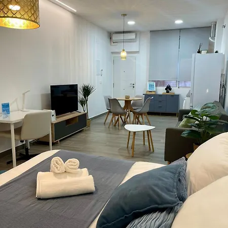 Urban Loft Ave Maria Zambrano *